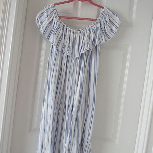 Mossimo Off the Shoulder Ruffle Dress - Picture 5 of 5